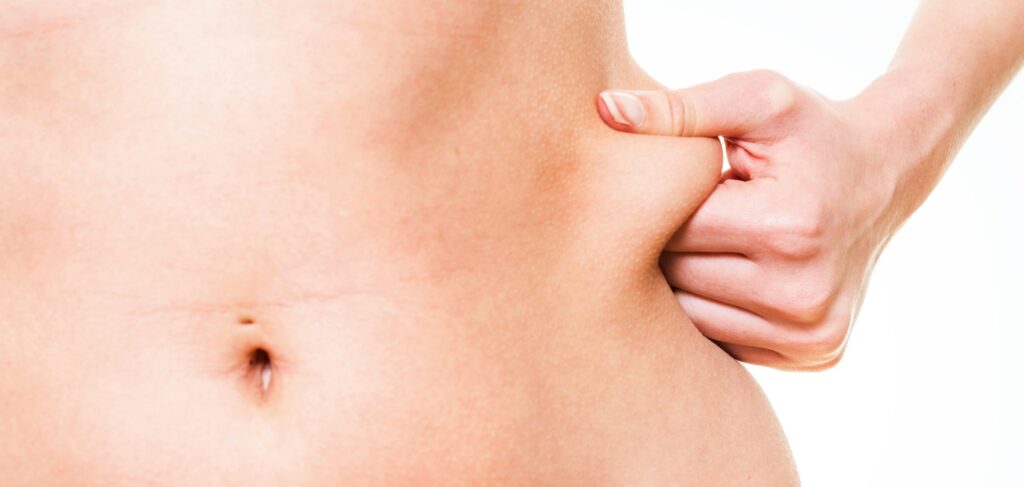 Comment me débarrasser de mes poignées d’amour sans chirurgie ? | Centre Laserio | Paris 8
